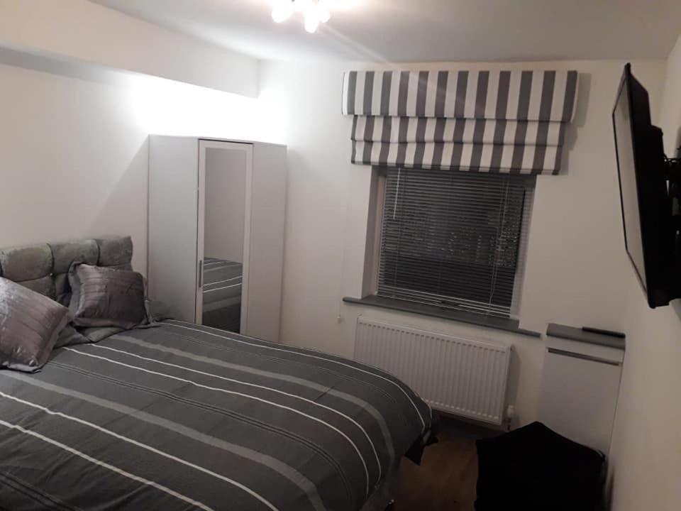 The New Accommodation Free Complementary Breakfast Tibshelf Exteriör bild