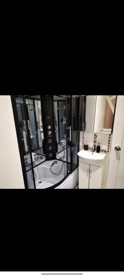 The New Accommodation Free Complementary Breakfast Tibshelf Exteriör bild