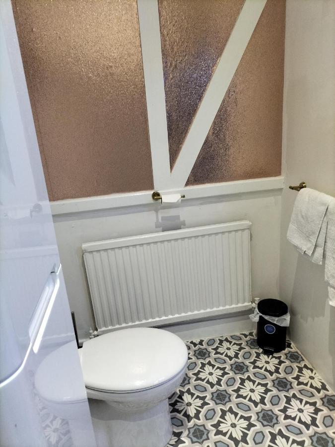 The New Accommodation Free Complementary Breakfast Tibshelf Exteriör bild